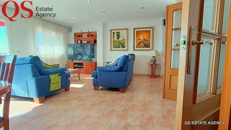 Sala de estar de Casa adosada en venta en Pineda de Mar con Aire acondicionado, Calefacción y Terraza