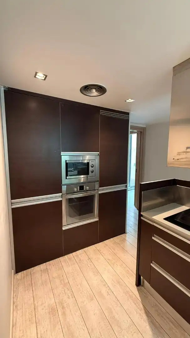 Cocina de Piso de alquiler en Santa Coloma de Gramenet con Aire acondicionado, Calefacción y Horno
