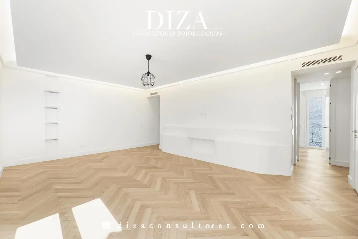 Living room of Flat for sale in Madrid  with Air Conditioner, Heating and Parquet flooring