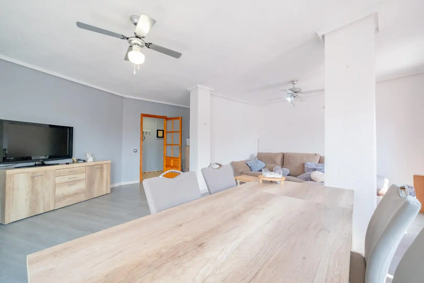Living room of Flat for sale in Oropesa del Mar / Orpesa  with Furnished and Balcony