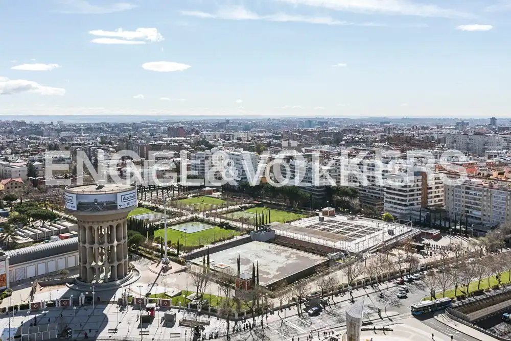 Exterior view of Flat for sale in Madrid  with Heating, Storage room and Furnished