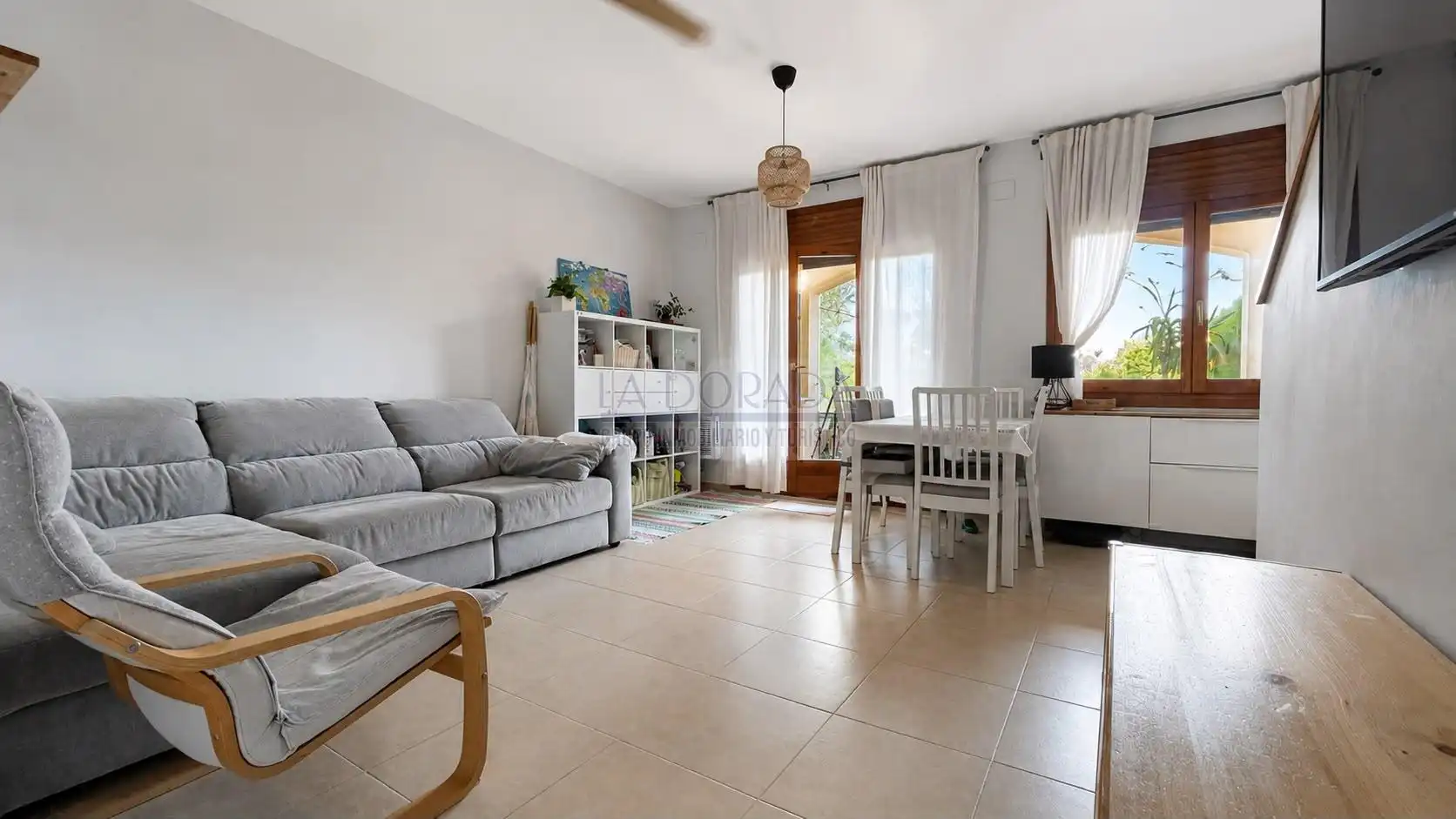 Wohnzimmer von Einfamilien-Reihenhaus zum Verkauf in Mont-roig del Camp mit Klimaanlage, Terrasse und Abstellraum