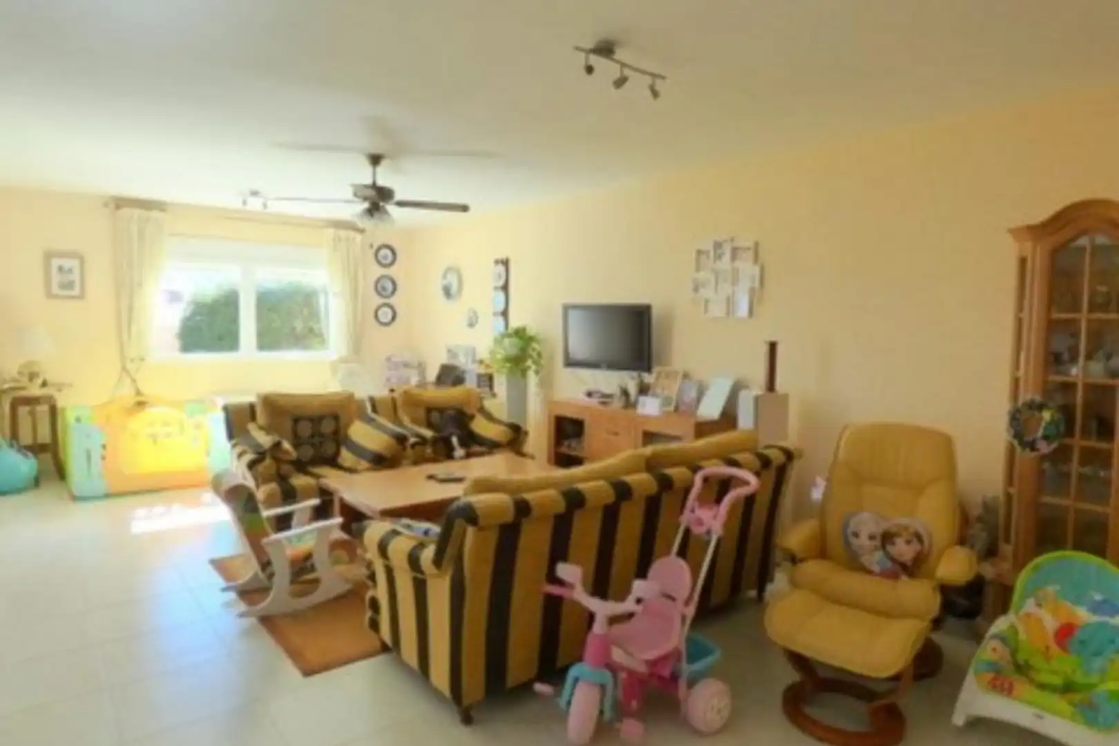 Sala d'estar de Casa o xalet en venda en L'Alfàs del Pi amb Aire condicionat, Calefacció i Terrassa