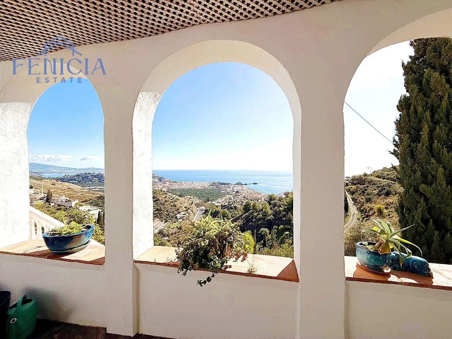 Vista exterior de Casa o chalet en venta en Almuñécar con Aire acondicionado, Calefacción y Jardín privado