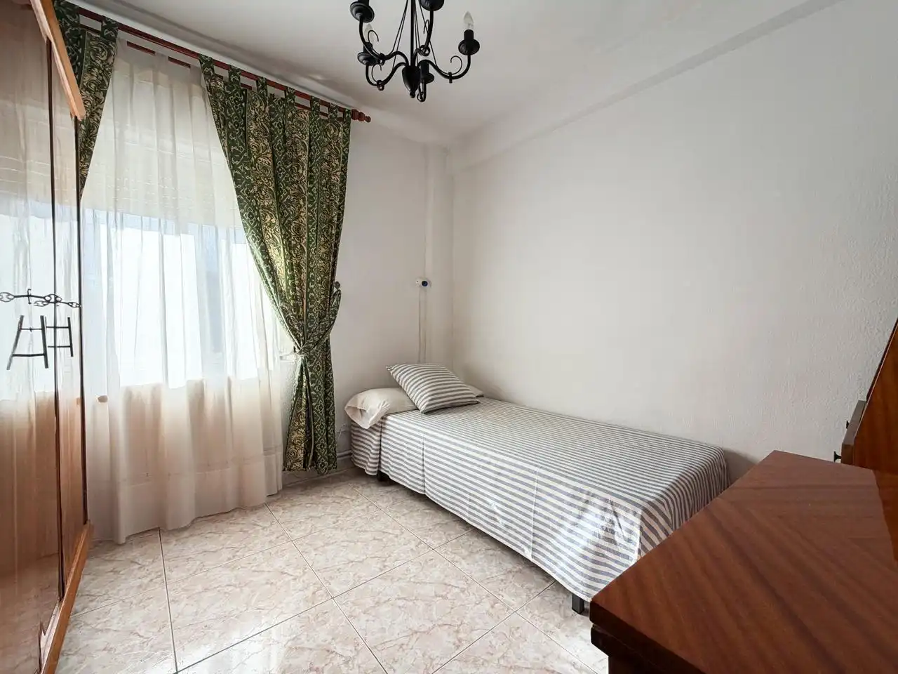 Habitación de Piso en venta en Madrid con Calefacción y Terraza