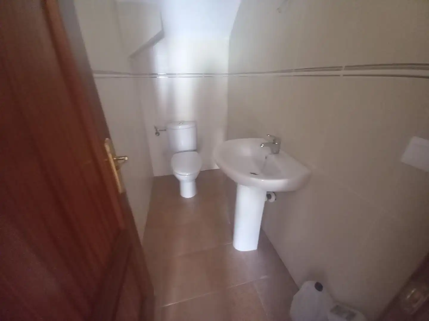 Bany de Casa adosada en venda en Atajate amb Aire condicionat, Calefacció i Traster