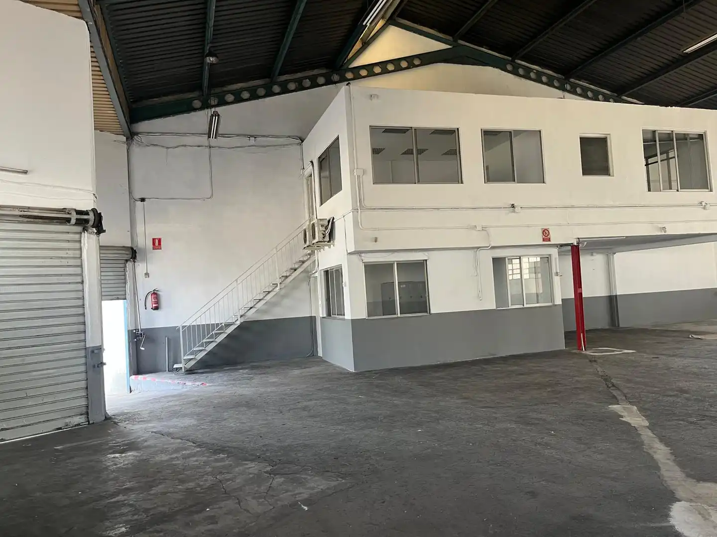 Exterior view of Industrial buildings for rent in Xirivella