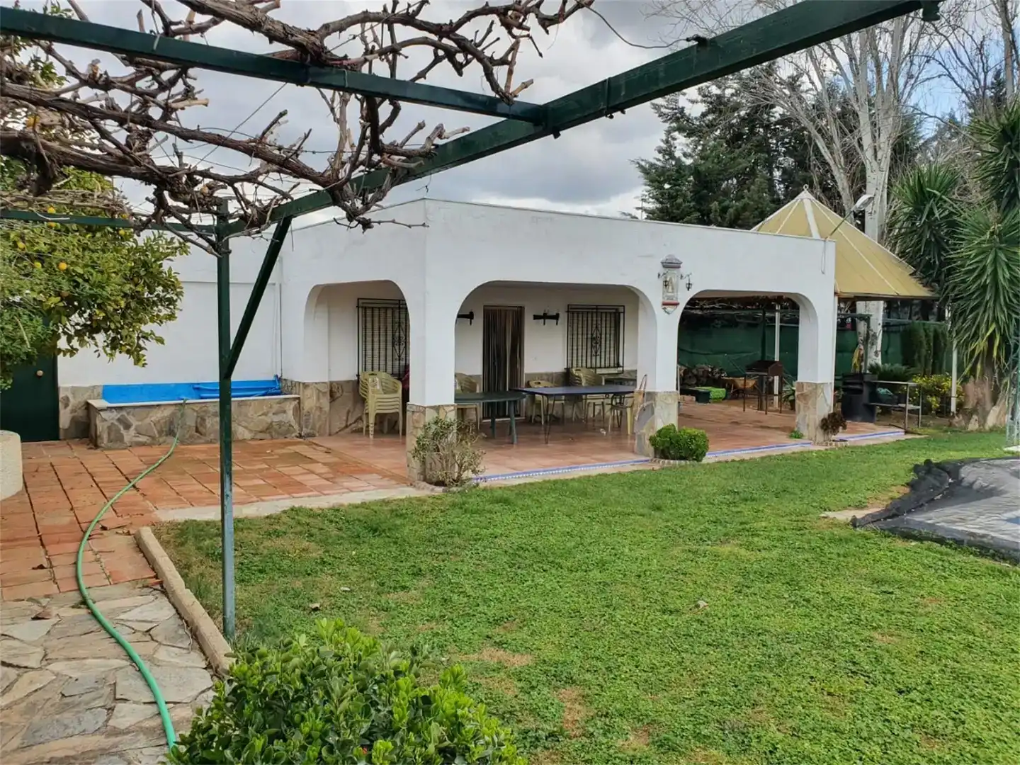 Jardí de Finca rústica en venda en La Carolina amb Piscina, Moblat i Forn