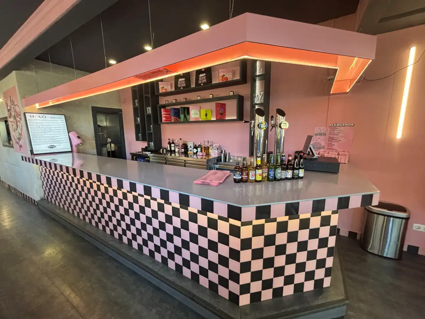 Local en traspaso en Madrid con Aire acondicionado y Terraza