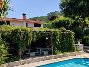 Villa avec piscine à vendre à Mos