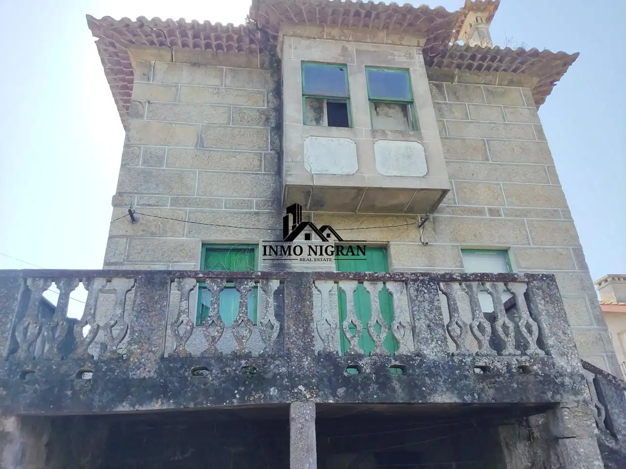 Exterior view of Country homes for sale in Nigrán  with Balcony
