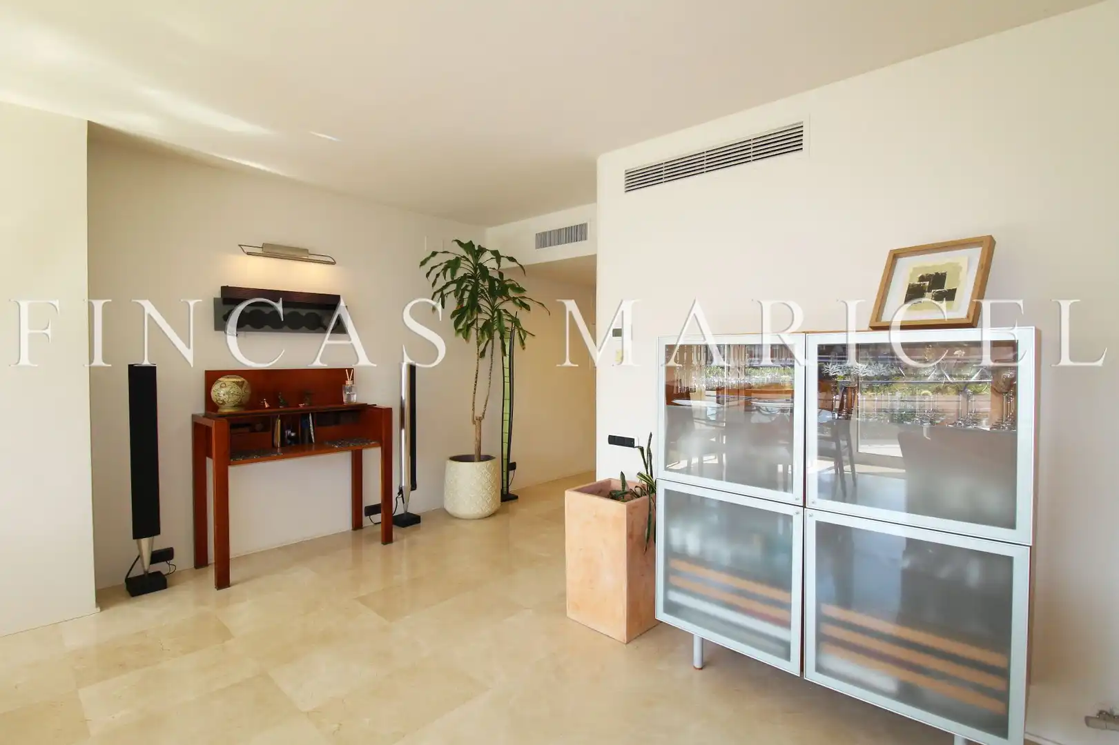 Living room of Flat for sale in Sitges  with Air Conditioner, Heating and Storage room