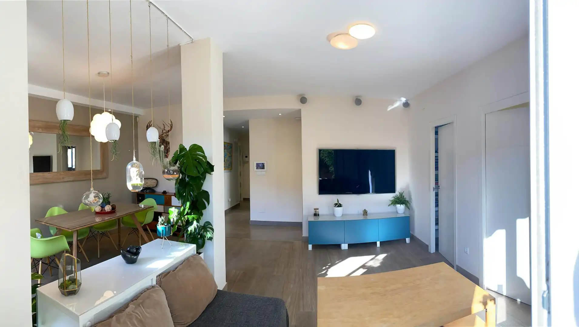 Living room of Flat for rent in Madrid  with Air Conditioner, Heating and Furnished