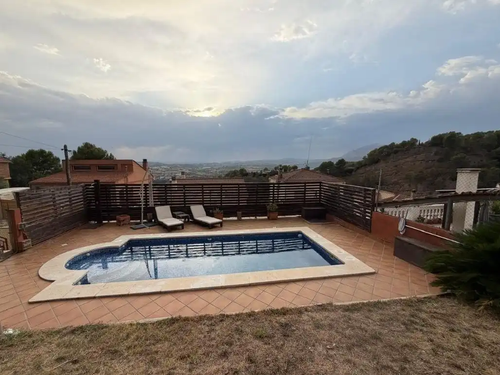 Piscina de Casa o chalet en venta en Abrera, Barcelona