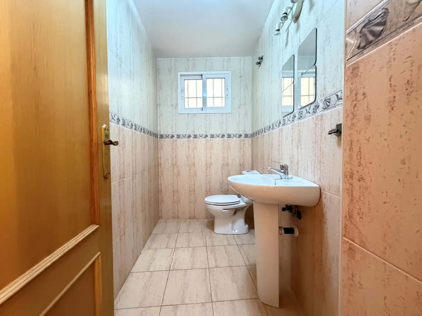 Bathroom of Flat for sale in Abarán  with Air Conditioner and Terrace
