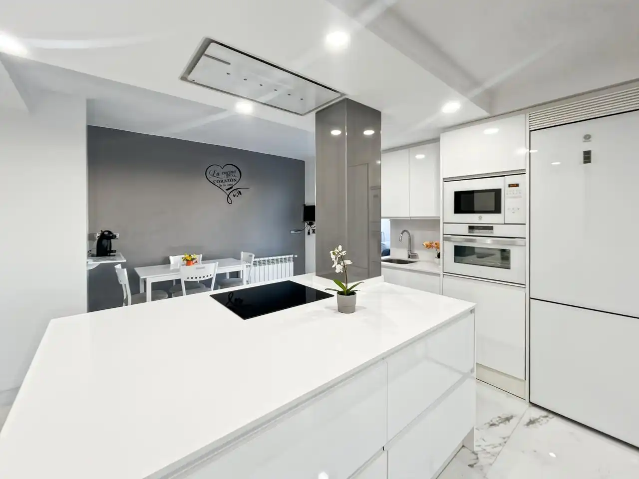 Cocina de Ático en venta en Madrid con Aire acondicionado, Calefacción y Terraza