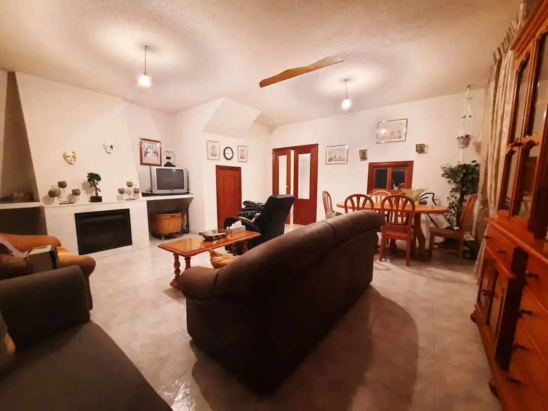 Casa adosada en venta en Hormigos