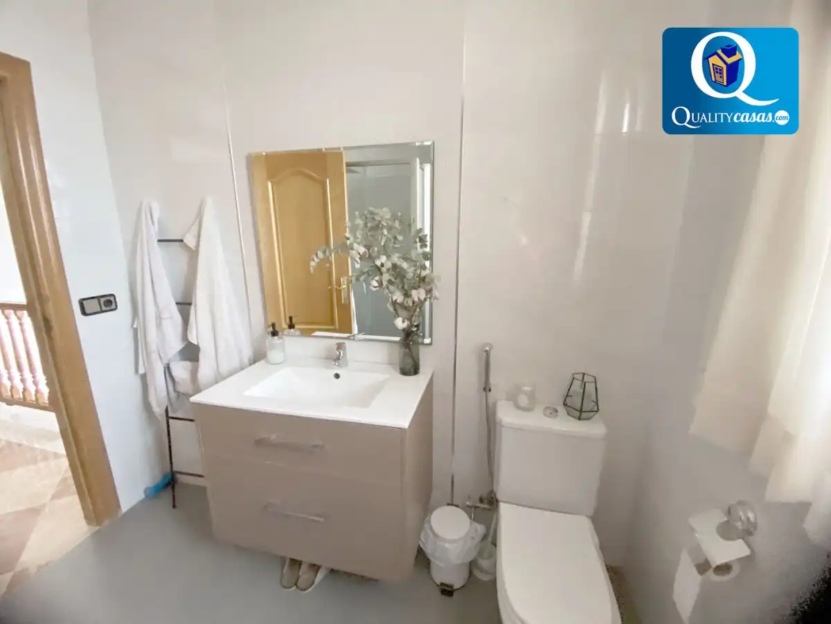 Bathroom of Houses for sale in Mutxamel  with Terrace and Storage room