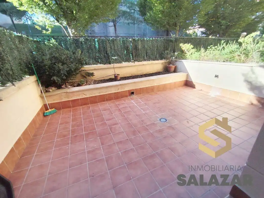 Flat with garden for sale in Auntzetxeta Kalea, imagen 3