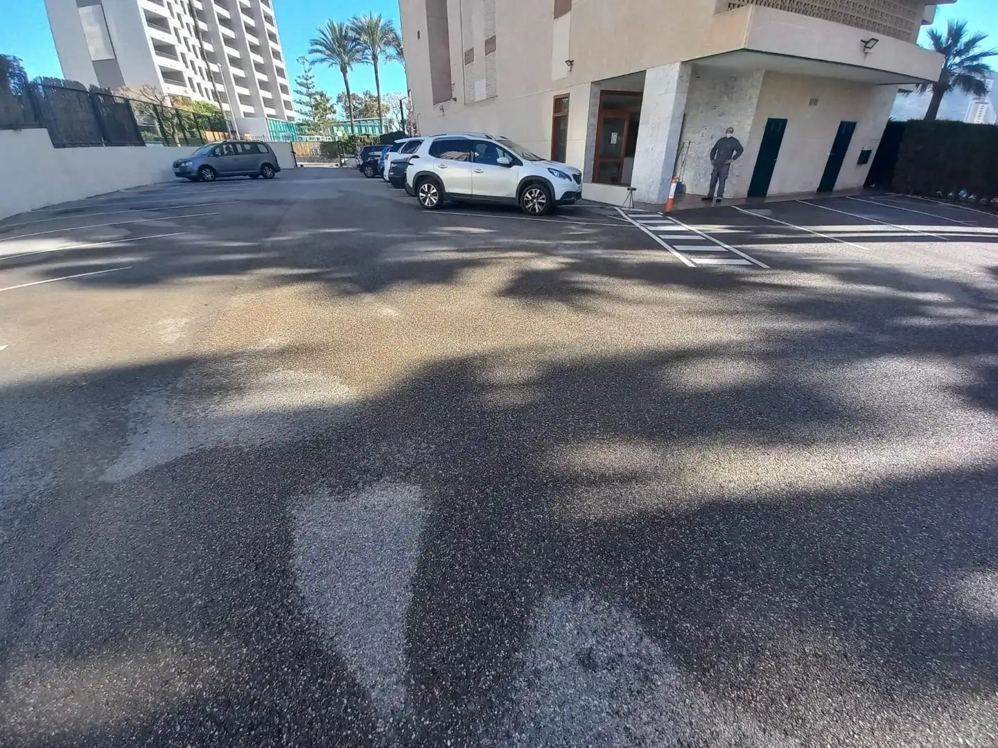 Parking de Piso en venta en Benidorm con Jardín privado, Amueblado y Piscina comunitaria