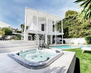 Swimming pool of House or chalet for sale in Marbella  with Air Conditioner, Heating and Private garden