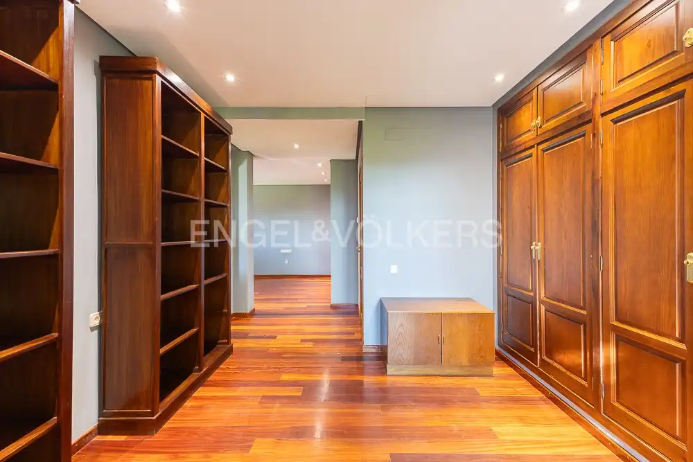 Houses for sale in La Pobla de Vallbona  with Air Conditioner, Heating and Private garden