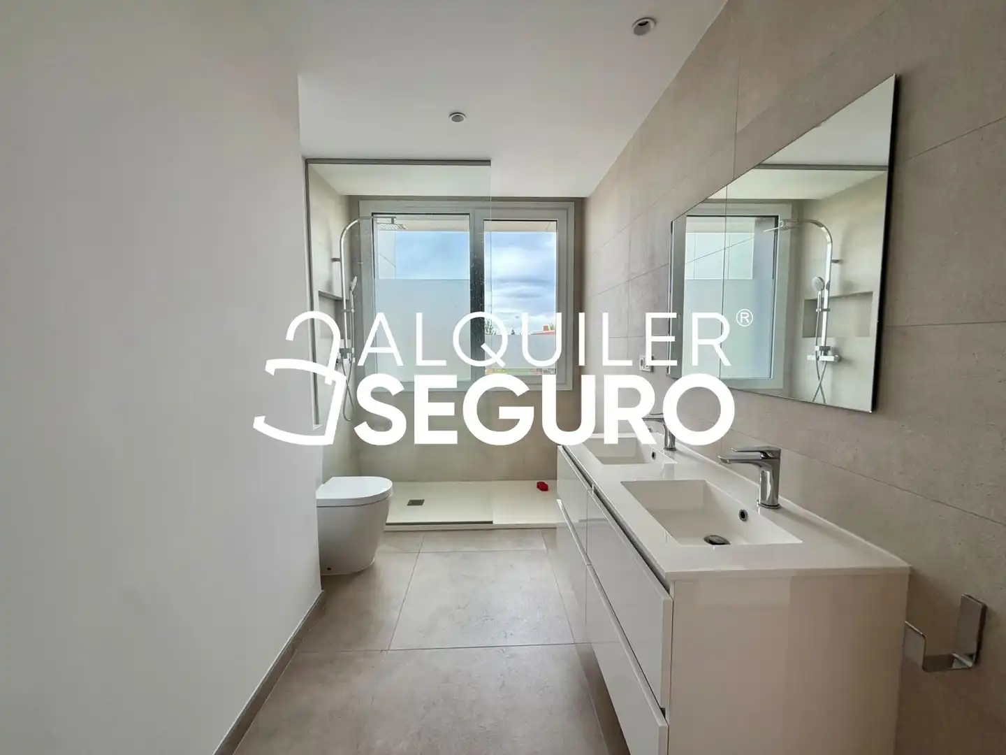 Bathroom of Flat for rent in Pozuelo de Alarcón  with Air Conditioner, Heating and Terrace