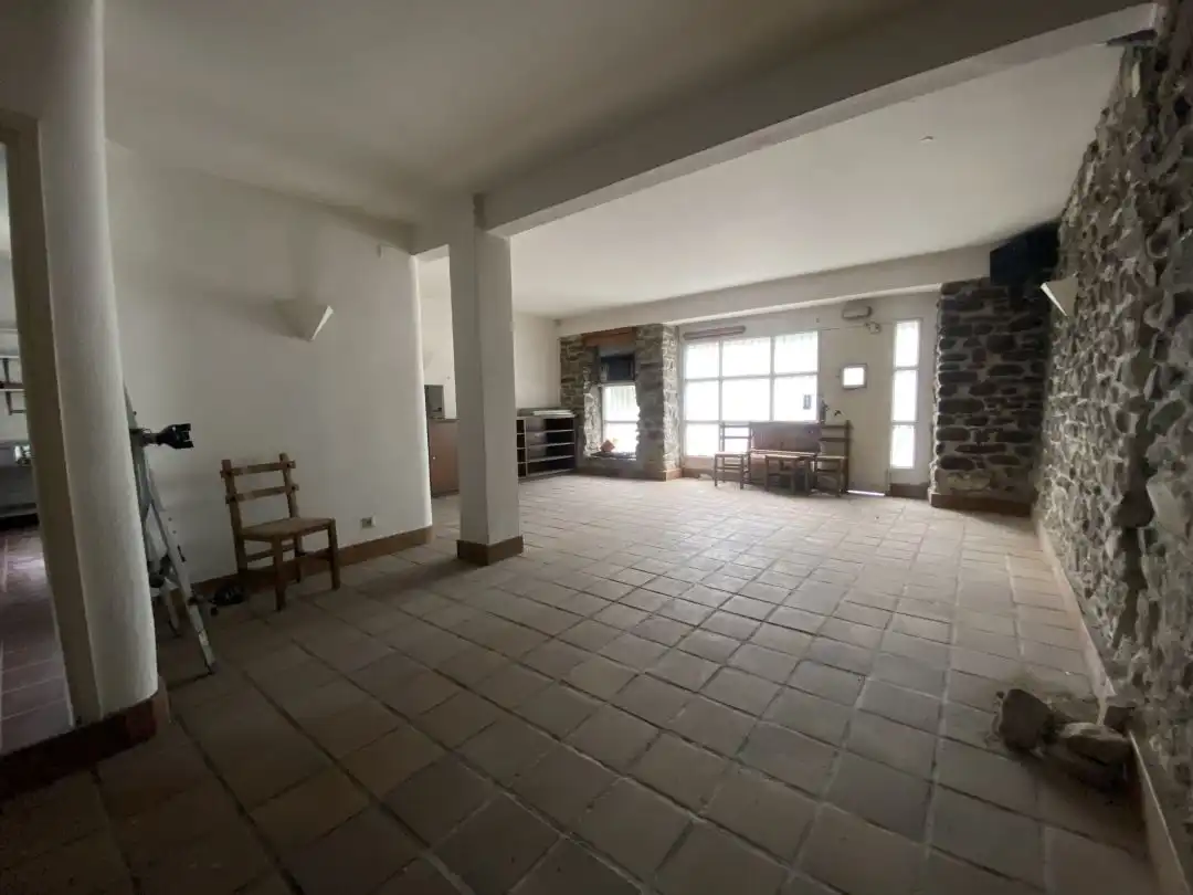 Commercial properties for sale in Bergara