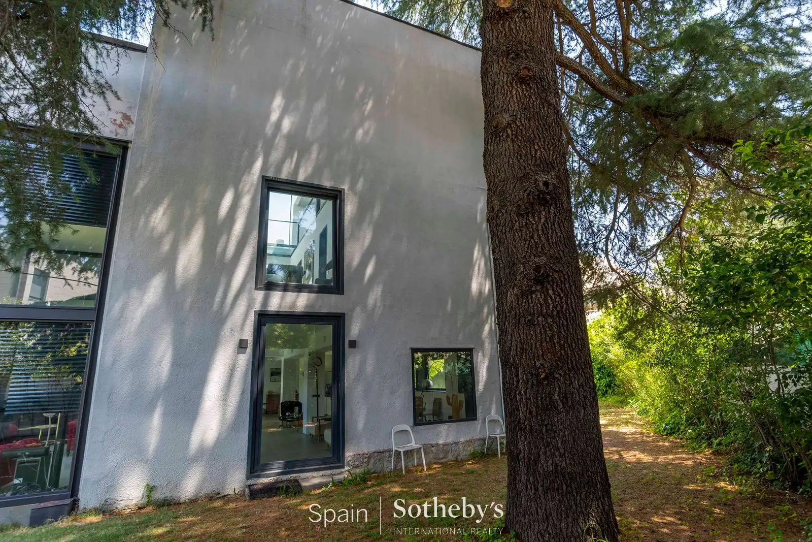 Exterior view of Houses for sale in Madrid  with Air Conditioner, Private garden and Terrace