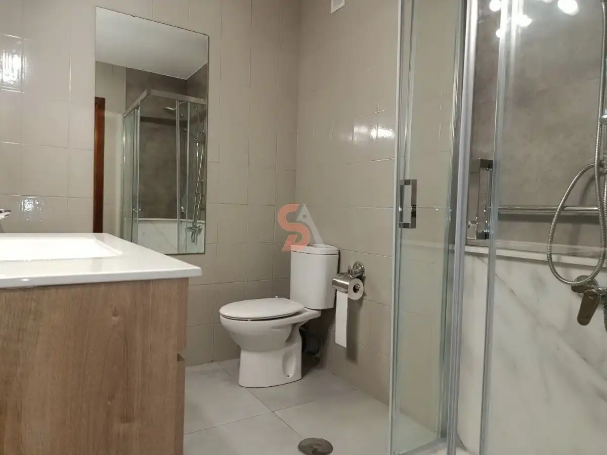 Baño de Piso de alquiler en Valladolid con Calefacción y Terraza