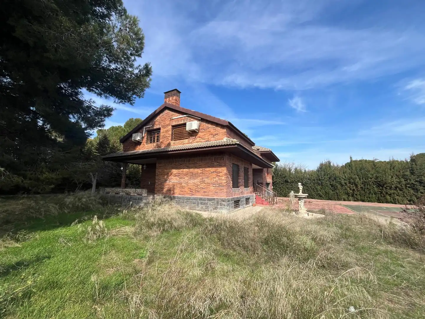 Vista exterior de Casa o xalet en venda en Zaragoza amb Aire condicionat, Calefacció i Jardí privat