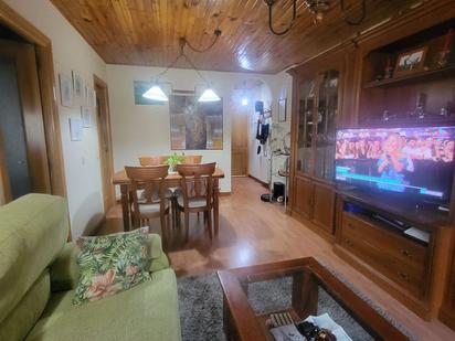 Living room of Duplex for sale in Sevilla la Nueva  with Air Conditioner, Heating and Community pool