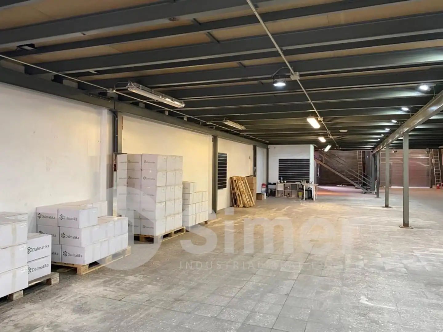 Nau industrial en venda en Cornellà de Llobregat