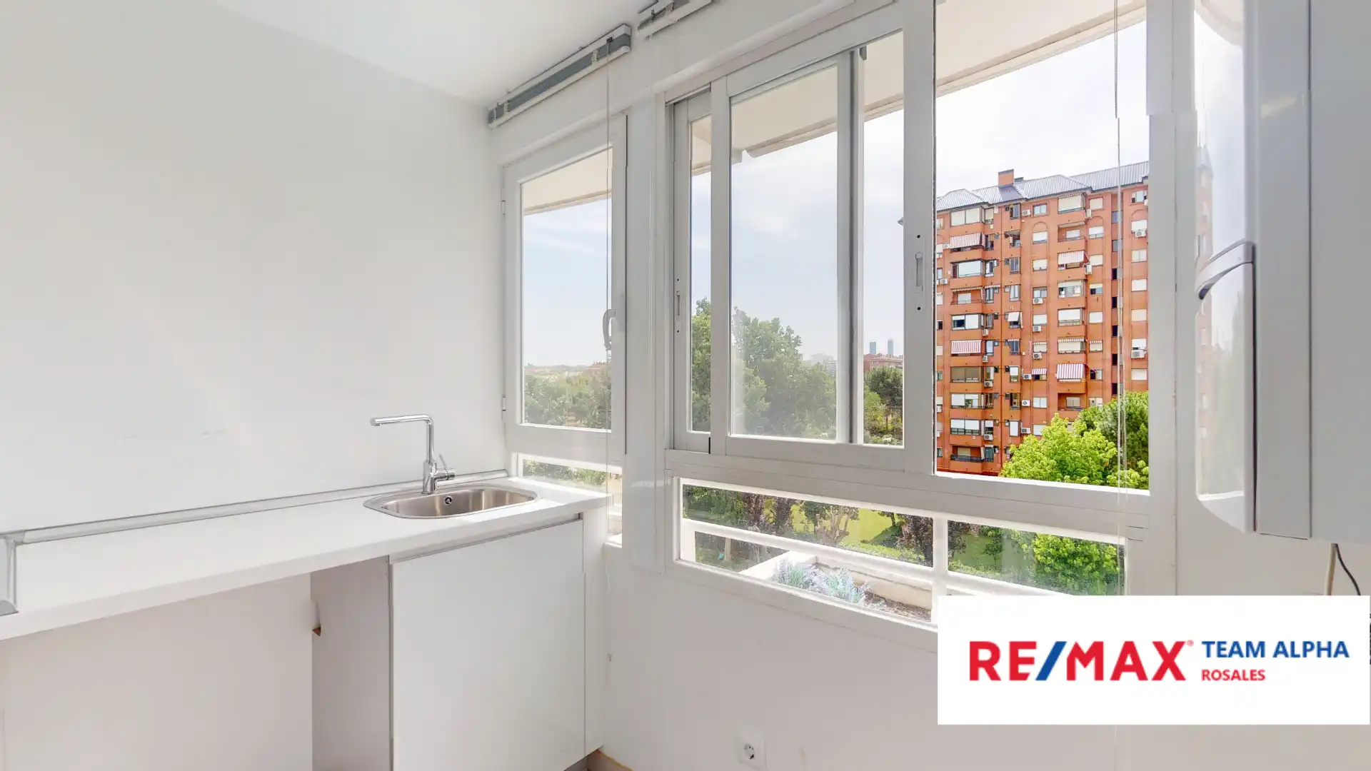 Bedroom of Flat for sale in Madrid  with Heating, Private garden and Parquet flooring
