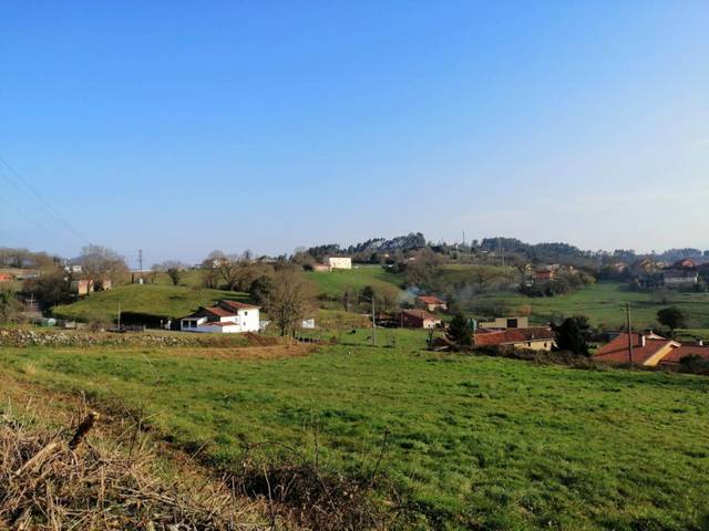 Terreno residencial en Venta en ESCAMPLERO en Las Regueras