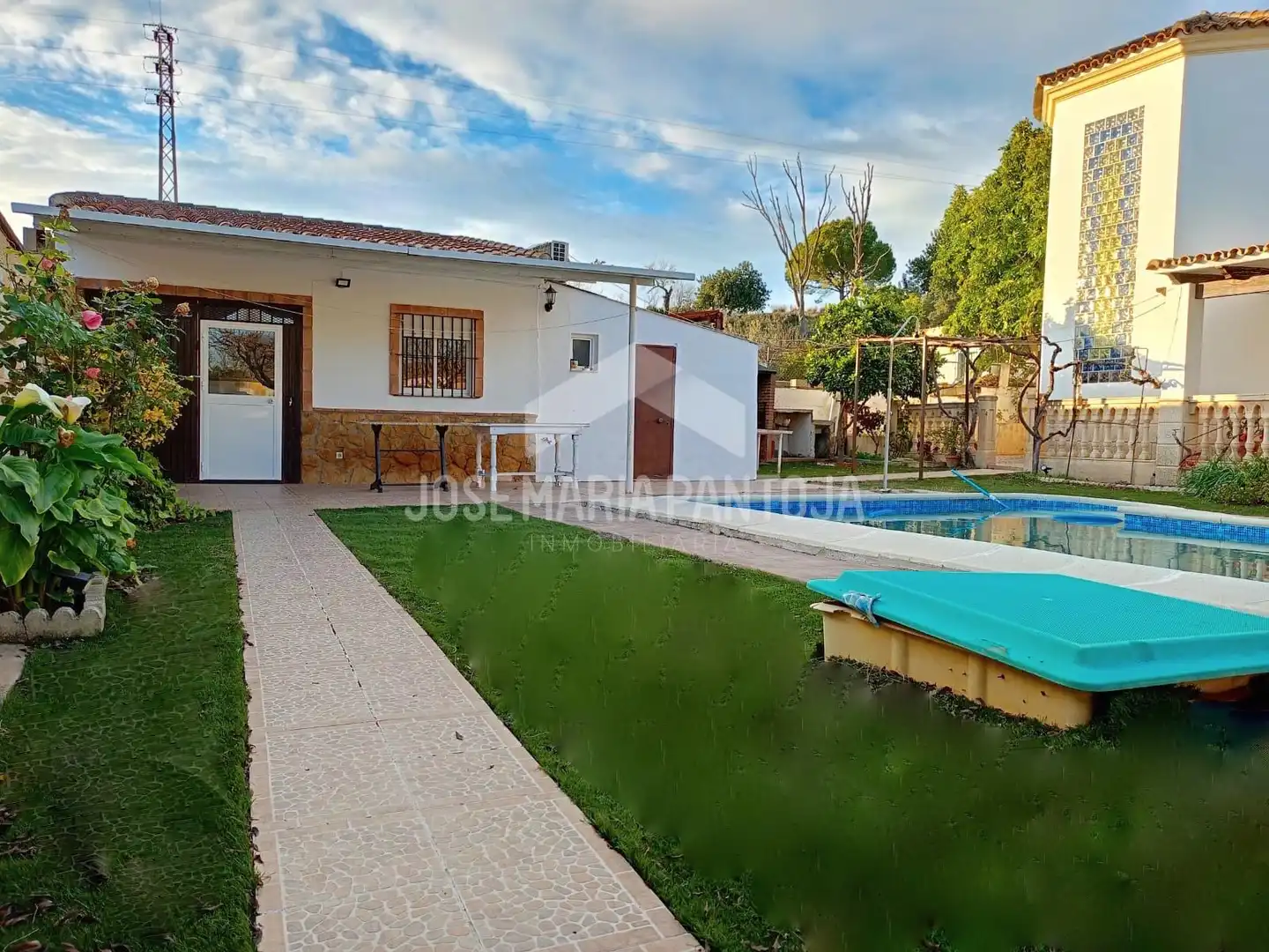 Jardí de Casa o xalet en venda en Arcos de la Frontera amb Calefacció, Jardí privat i Traster