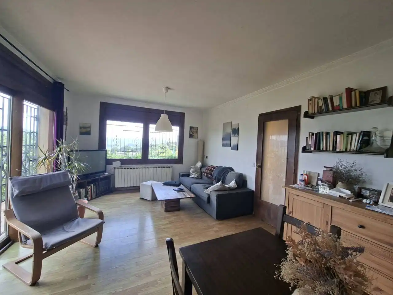 Sala d'estar de Pis en venda en Sant Llorenç Savall amb Jardí privat, Terrassa i Traster