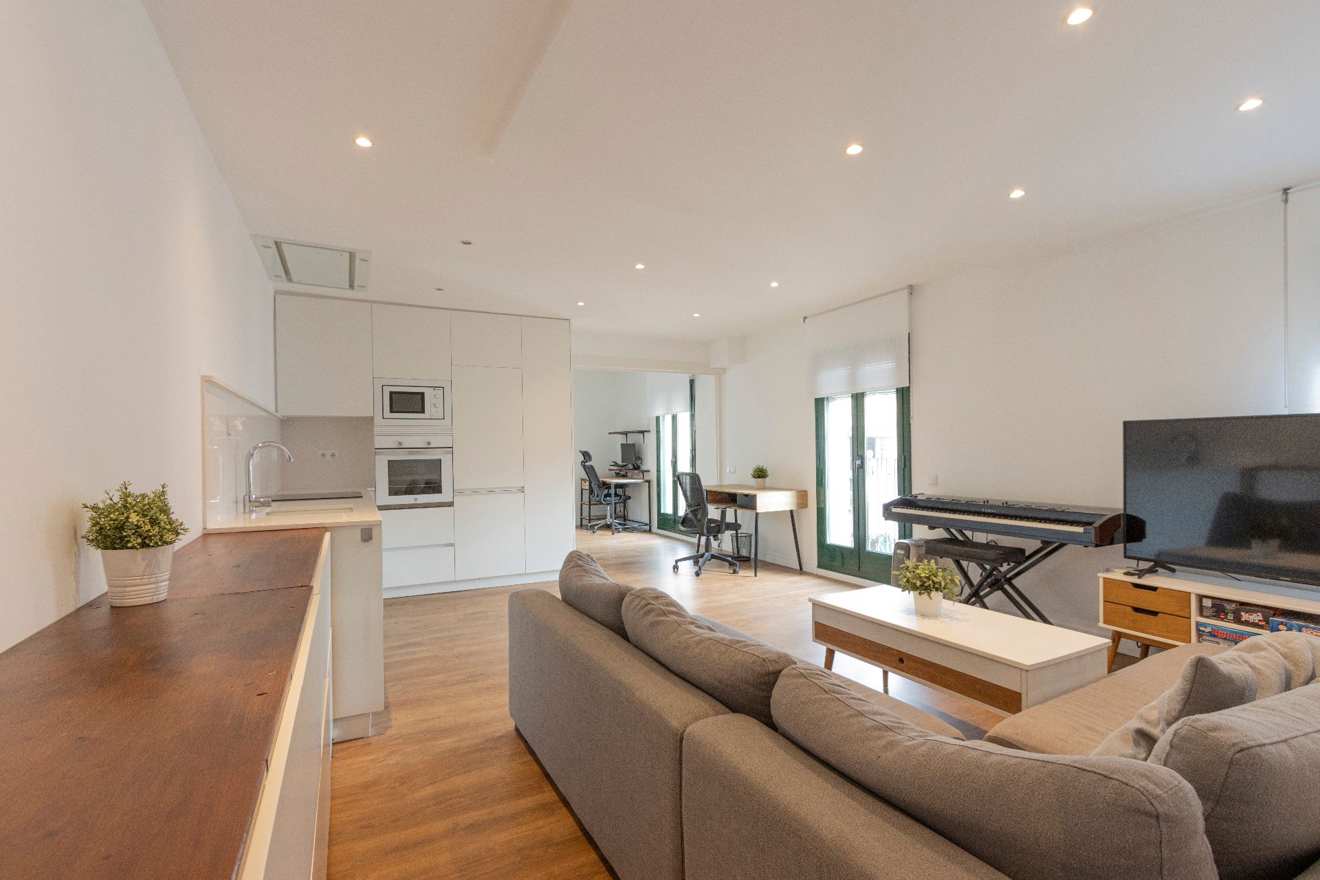 Living room of Flat for sale in  Barcelona Capital  with Air Conditioner, Heating and Parquet flooring