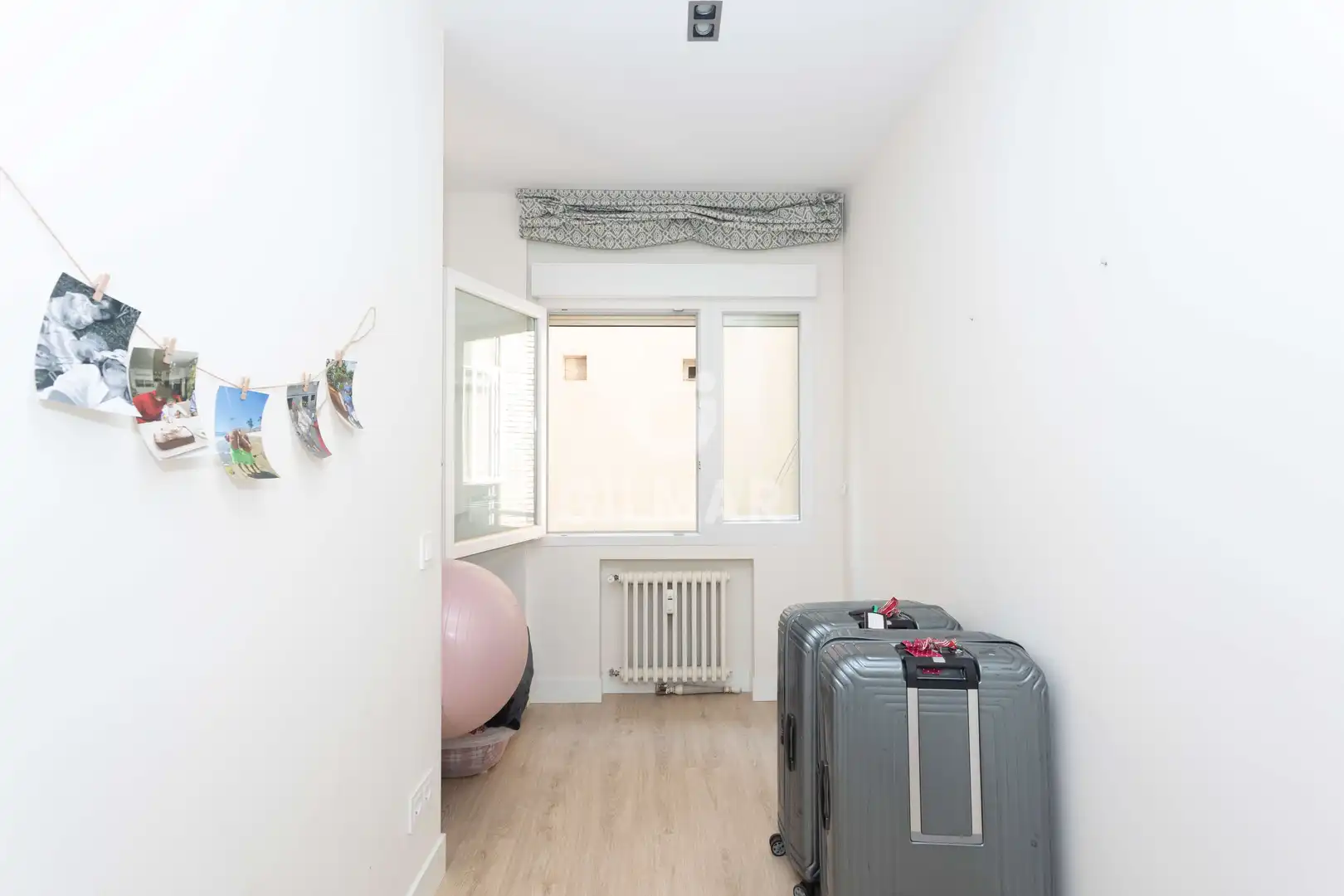 Piso en venta en Madrid con Calefacción y Balcón