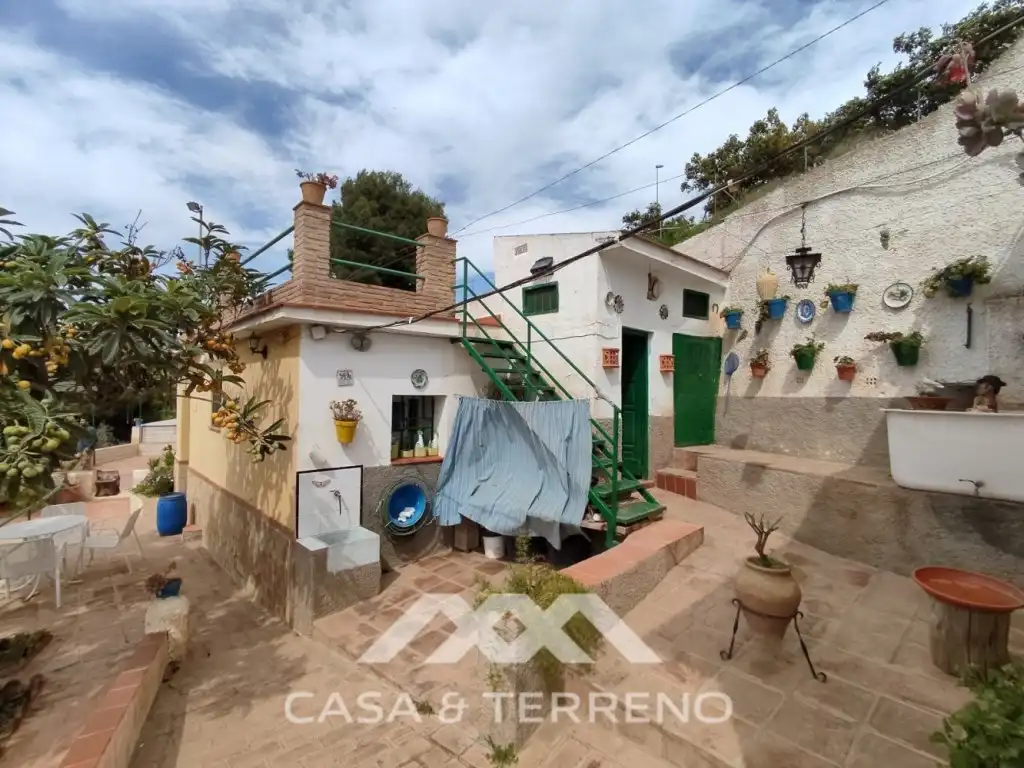 Vista exterior de Casa o chalet en venta en Vélez-Málaga con Terraza, TV y Internet