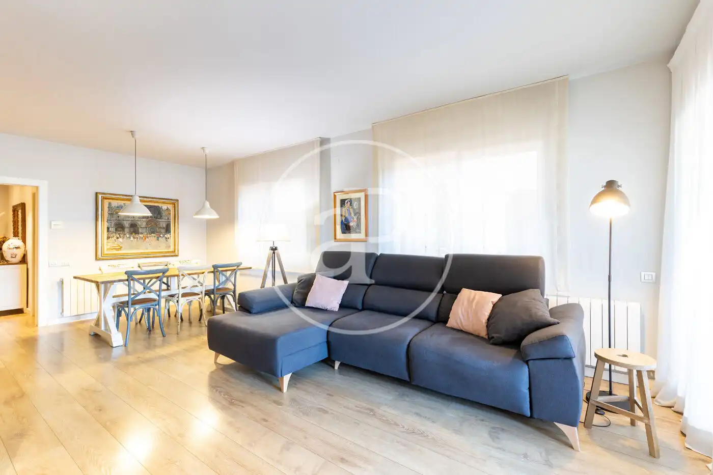 Sala d'estar de Pis en venda en Sant Cugat del Vallès amb Aire condicionat, Calefacció i Jardí privat