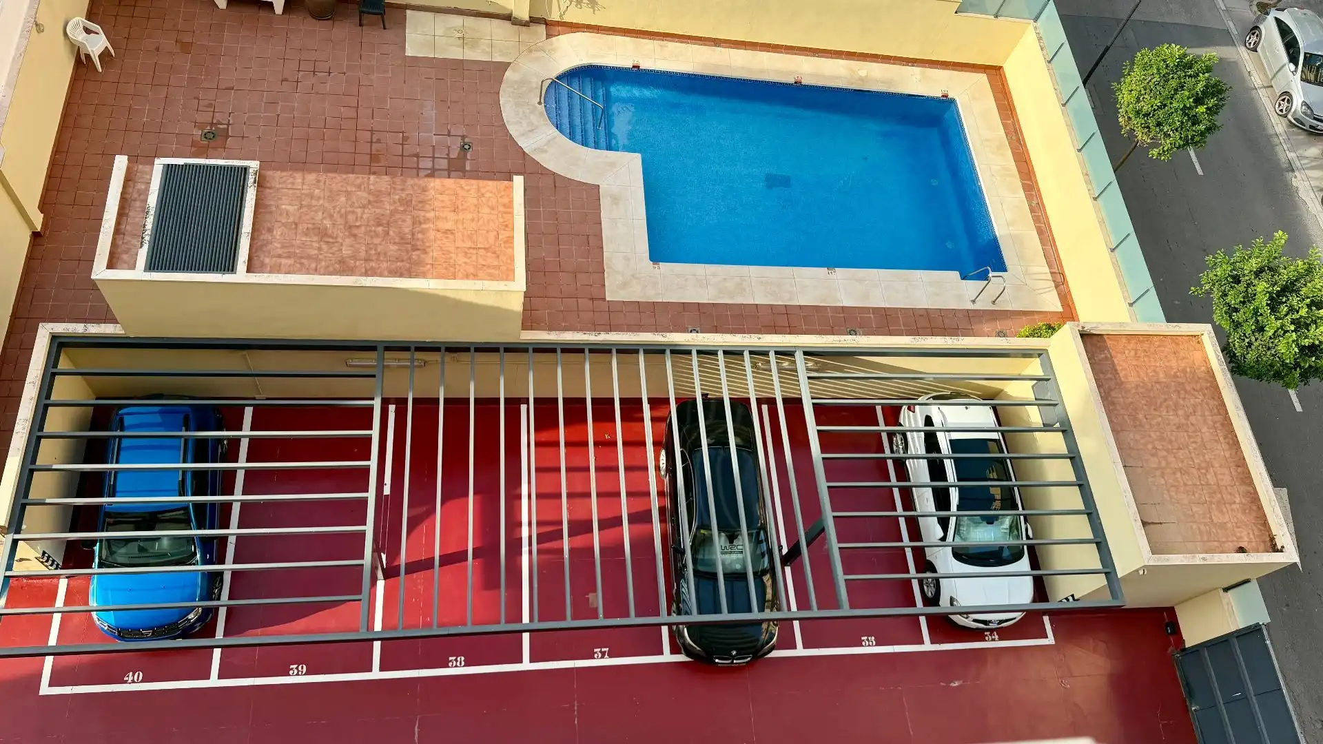 Swimming pool of Apartments for rent in Los Boliches 