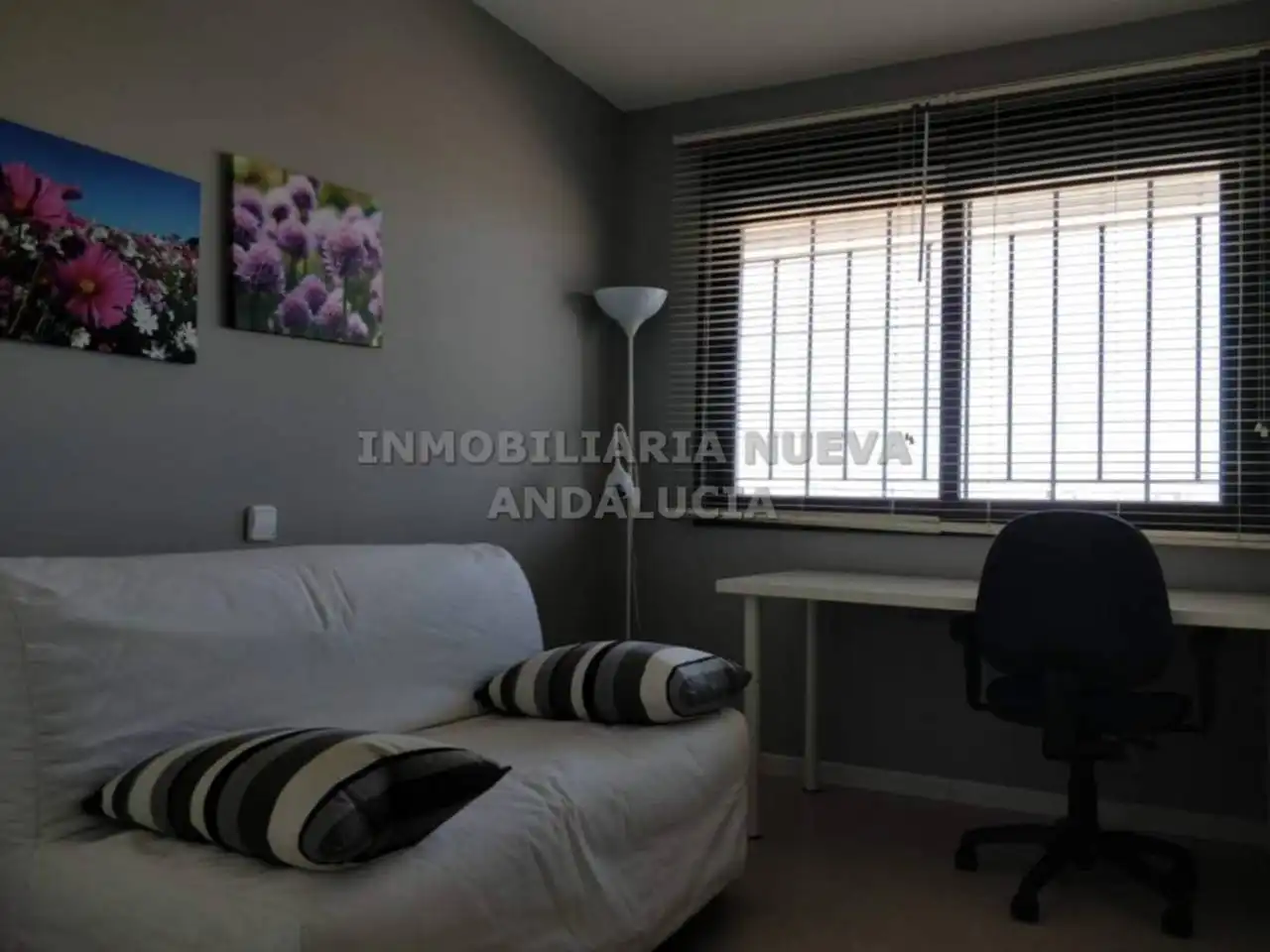 Habitación de Piso de alquiler en Almería con Aire acondicionado, Terraza y Amueblado