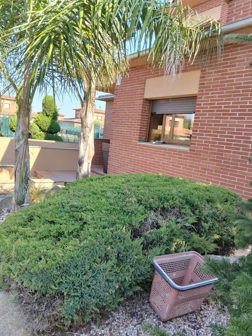 Jardín de Casa o chalet en venta en Llambilles con Aire acondicionado, Calefacción y Jardín privado