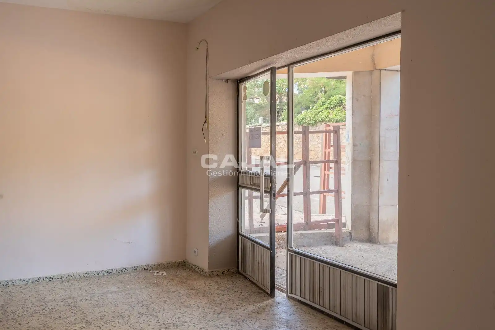 Commercial properties for rent in Médico Valentín Gil, Riaza