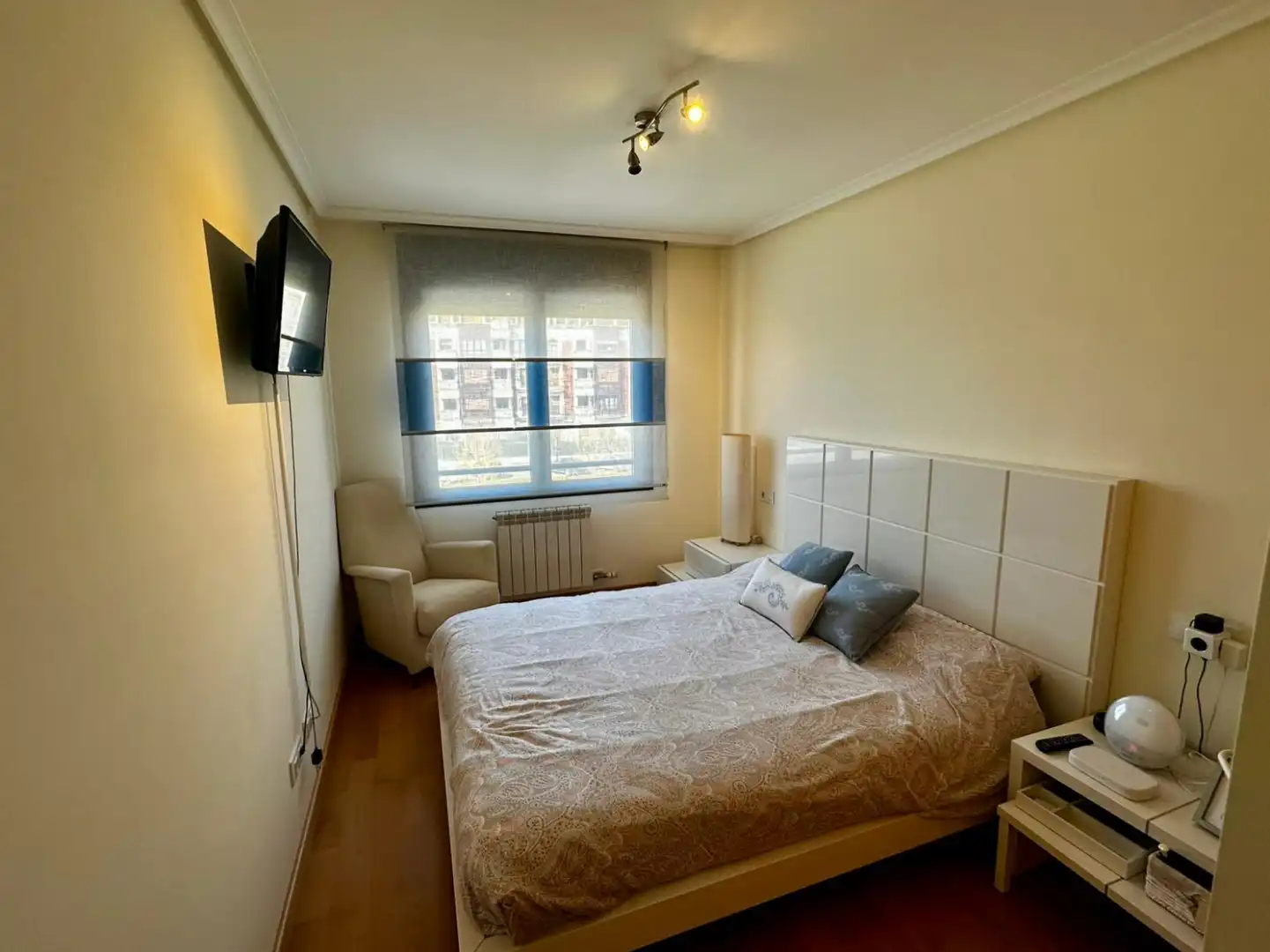 Habitación de Piso en venta en  Logroño con Aire acondicionado, Calefacción y Trastero