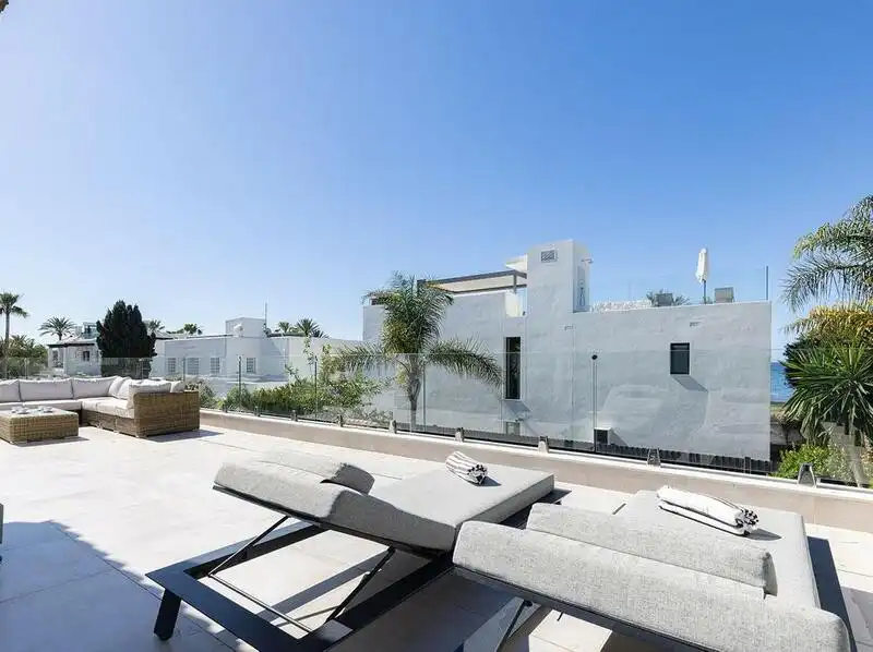 Terrasse von Haus oder Chalet zur Miete in Marbella mit Klimaanlage, Privatgarten und Terrasse