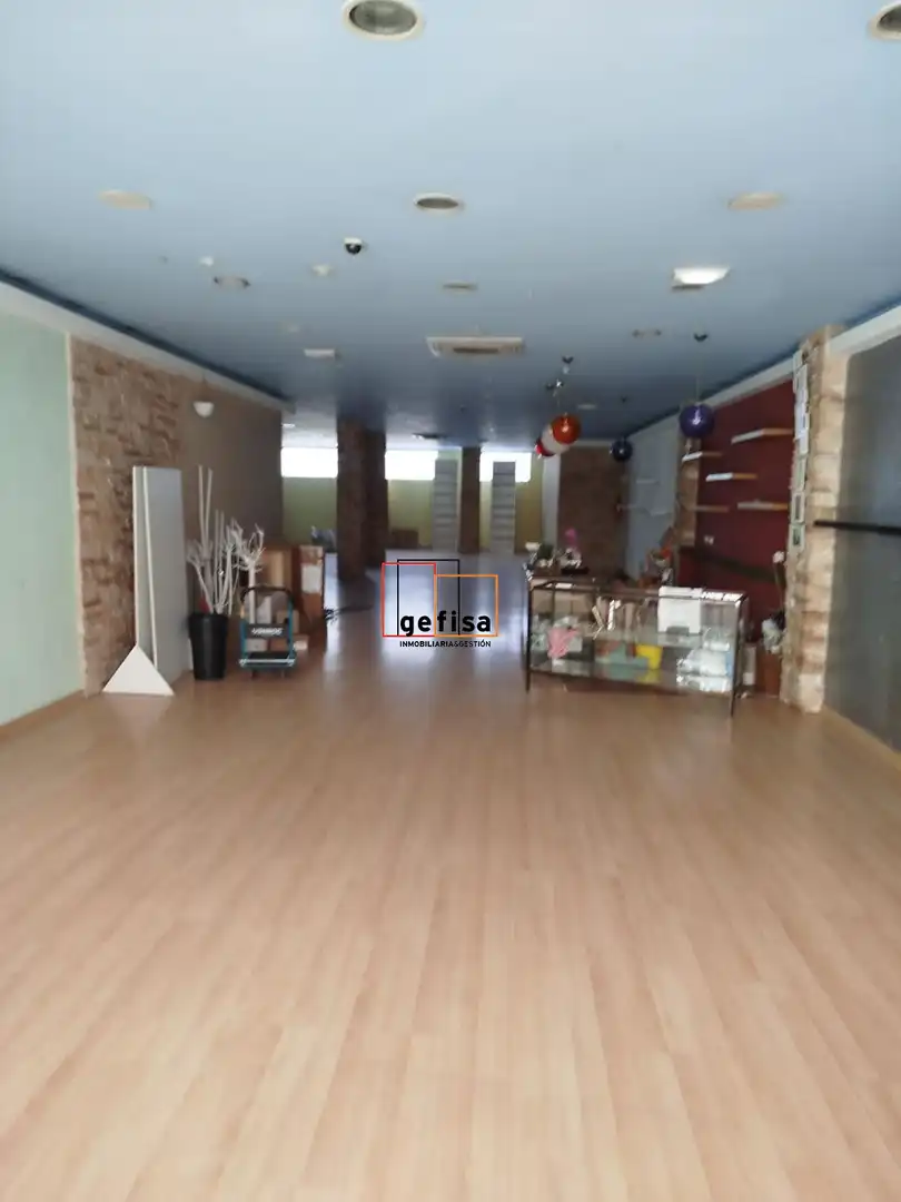 Local comercial de lloguer a Valdepeñas