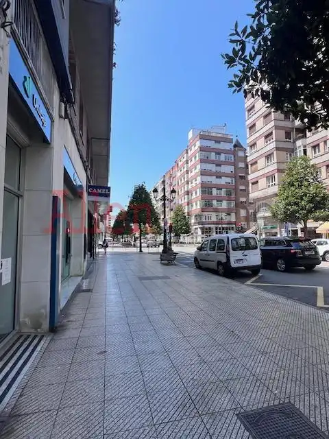 Vista exterior de Apartamento en venta en Oviedo  con Calefacción