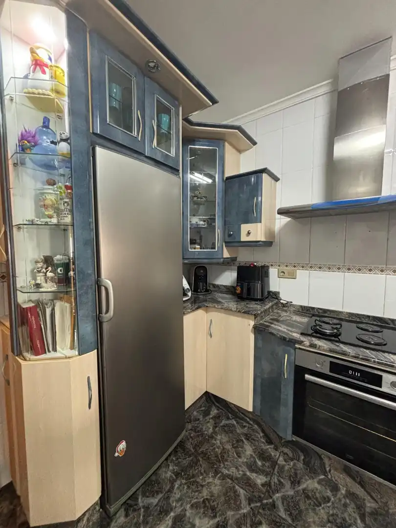 Casa adosada en venta en Calle MARIA DE ZAYAS-B SANTIAGO, 28, Miranda